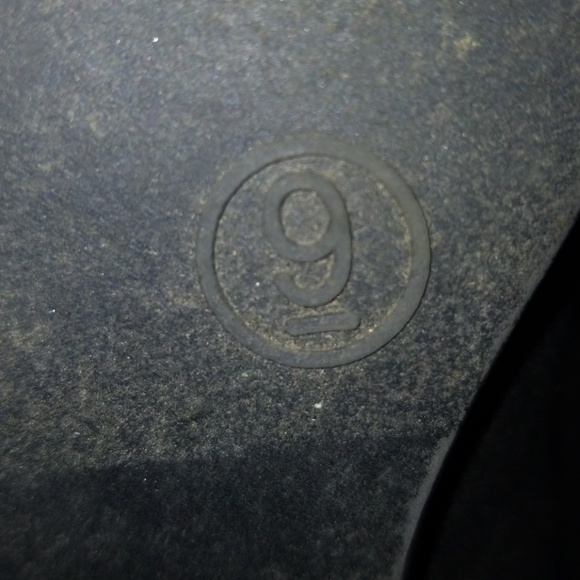 GORGEOUS LACE UP THE BACK  BOOTS - Picture 6 of 6